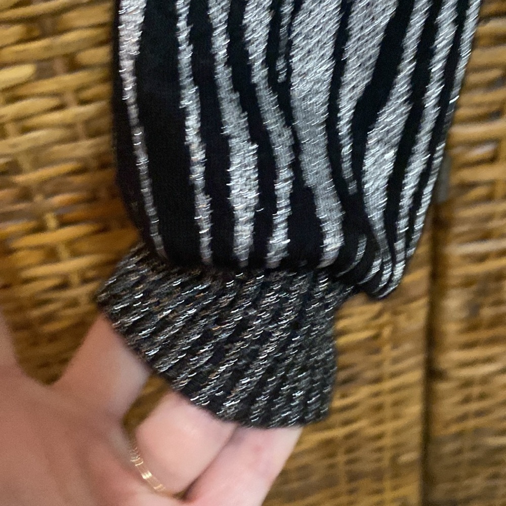 JJ Jinny Jin Vintage 80s Glitter Silver Black zebra Sweater M - Picture 3 of 7